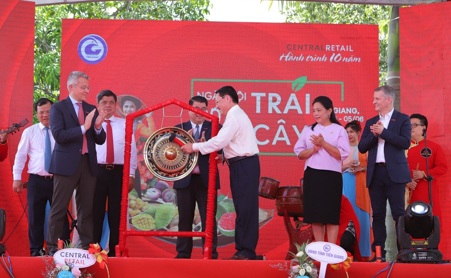 Central Retail organizes a kick-off ceremony for Fruit Festival 2022