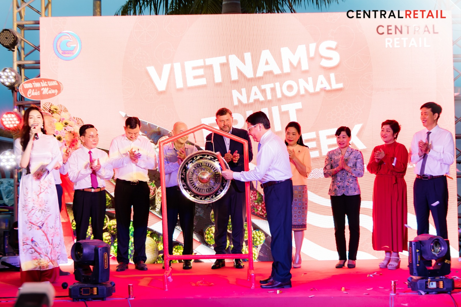 Central Retail in Vietnam organize the Fruit Festival 2023