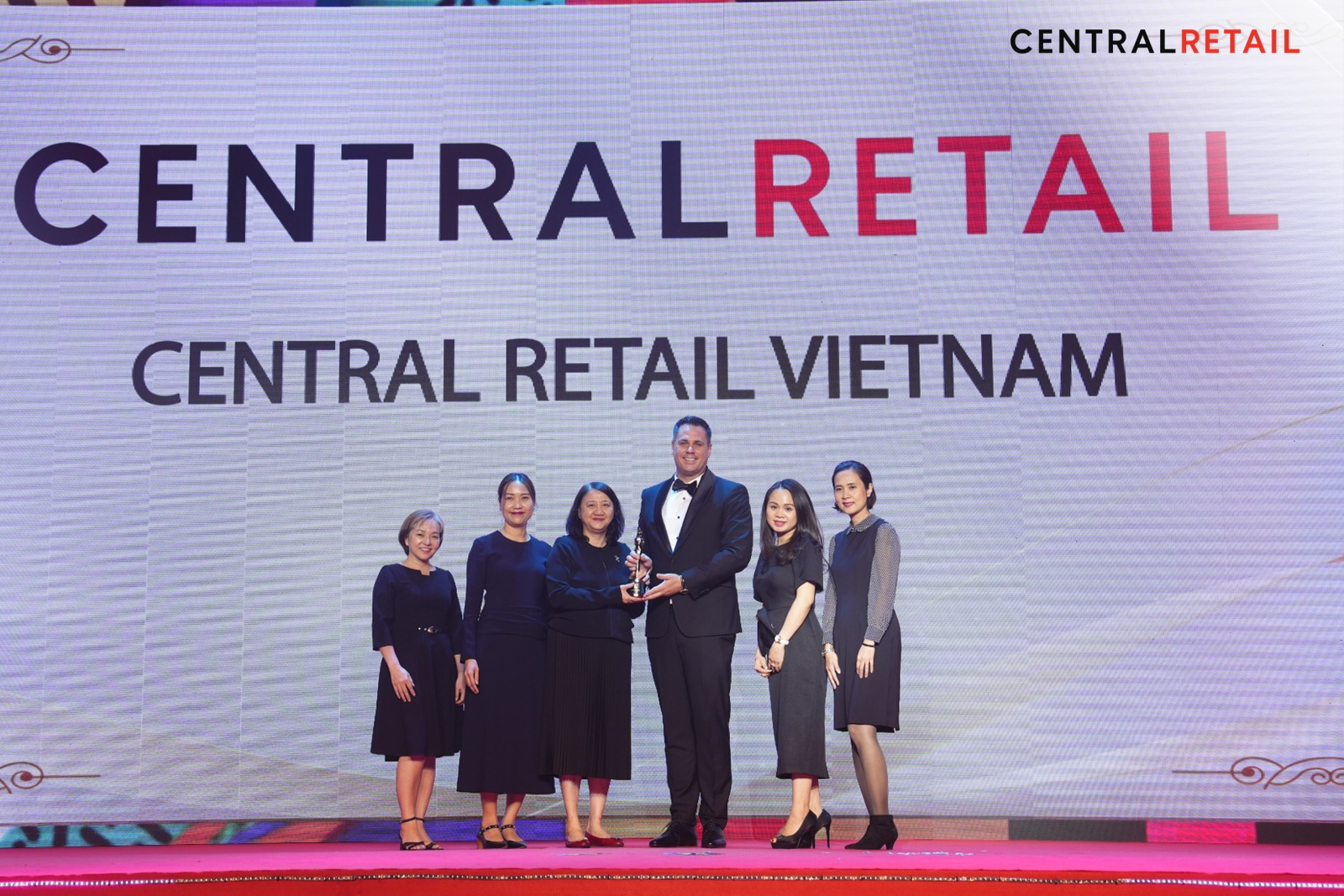 Central Retail tại Việt nam vinh dự nhận hai giải thưởng “Nơi làm việc tốt nhất tại Châu Á năm 2023” và giải thưởng “Nhân sự đa dạng, công bằng và hòa nhập” do HR Asia bình chọn