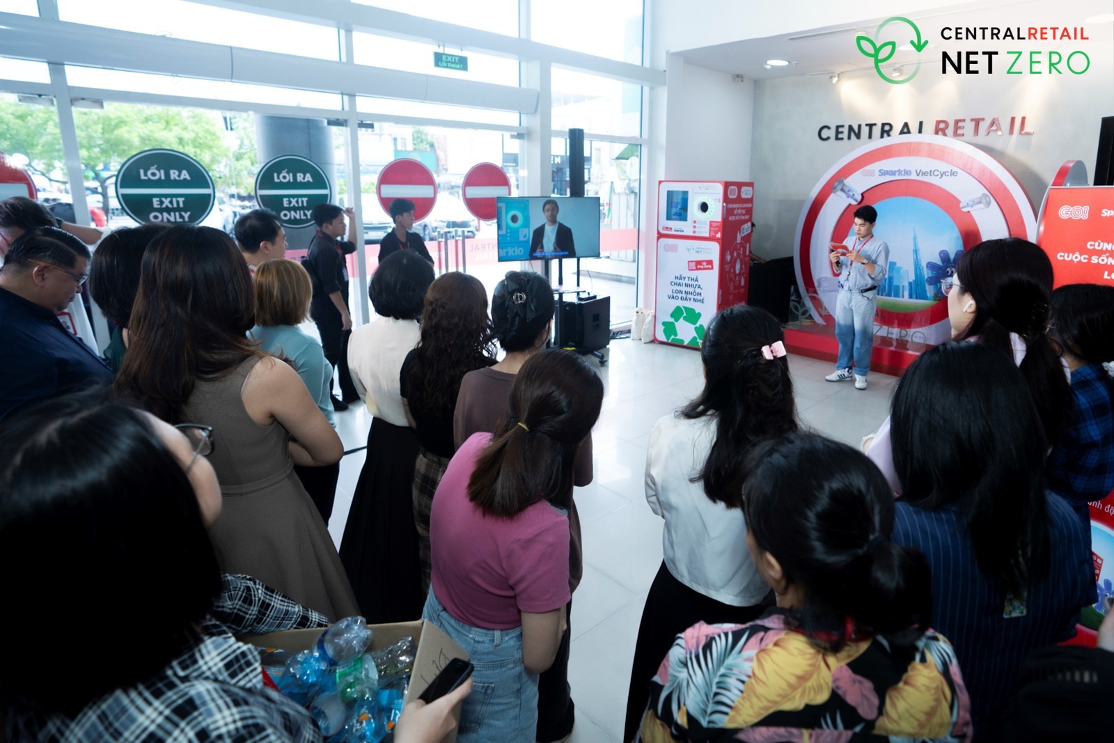 Sparklomat Launched at Central Retail’s Head Office Following Mall Success