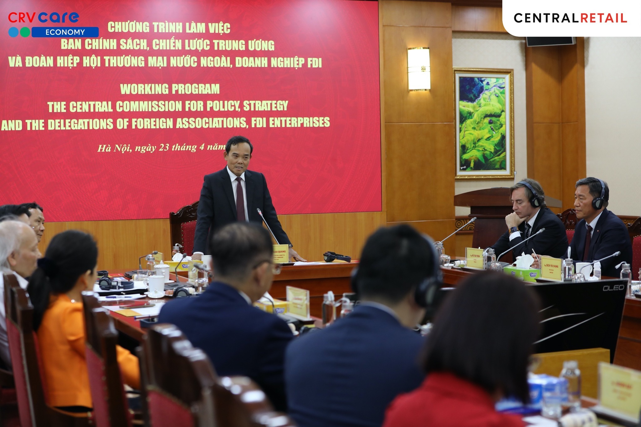 Central Retail Vietnam Joins Meeting with Policy Commission to Discuss FDI Challenges